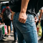 Zašto noga utrne dok stojite i kako normalno savijanje pomaže? zasto-noga-utrne-dok-stojite-i-kako-normalno-savijanje-pomaze.webp.webp